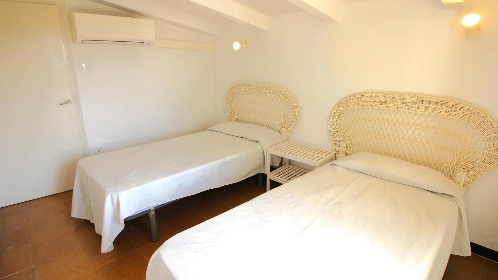 Pompeu Fabra - Apartamento Luminoso A 300 M. De La Playa De Grifeu. - Es-228-26 リャンサ